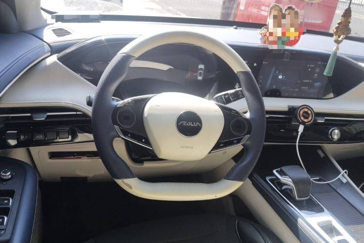 Used Dongfeng Aeolus Huge 2022 Mach Dual-Motor 1.5T MHD Dare-to-Dream Edition Steering Wheel
