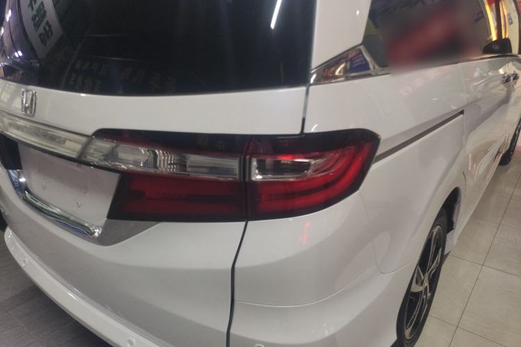 Used Honda Odyssey 2015 Updated Version 2.4L Smart Edition Right Rear Taillight