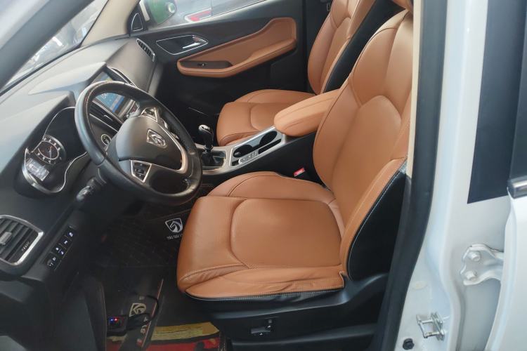 Used Baojun 560 2017 Rhythmic Edition 1.5T Manual Enjoyment Model
