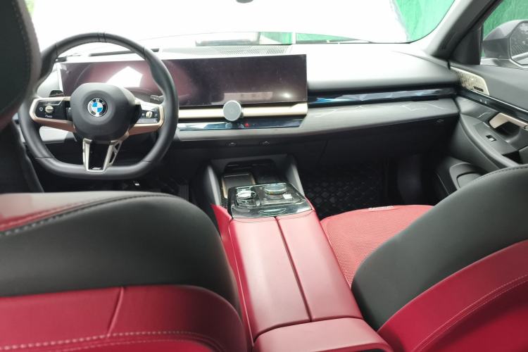Used BMW 5 Series 2024 530Li Luxury Edition M Sport Package Interior 2