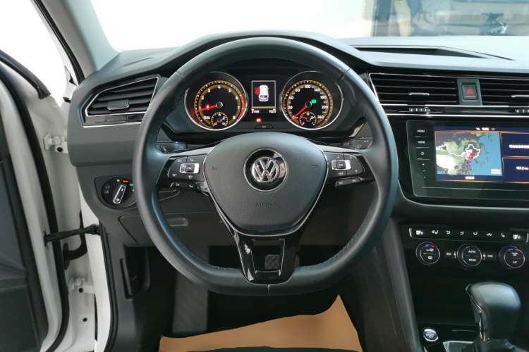 Used Volkswagen Tiguan L 2020 330TSI Automatic Two-Wheel Drive Smart Luxury Edition China VI Standard