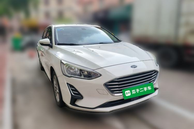 Used Ford Focus 2019 Sedan 1.5L Manual FENGYUE Model China V Emission Standard