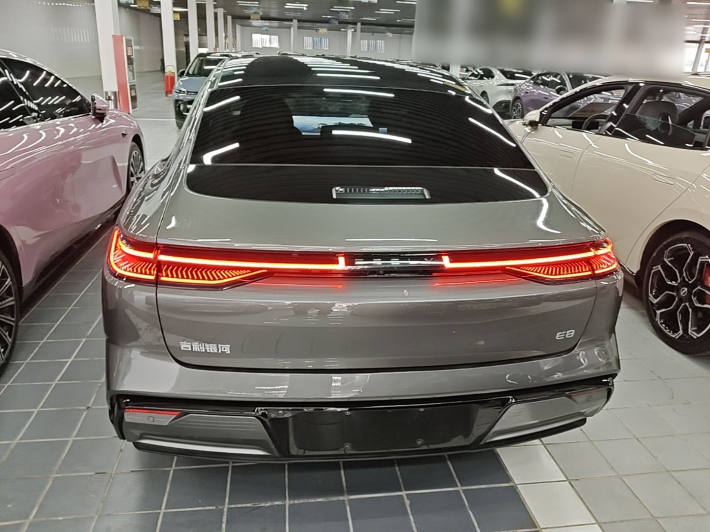 Geely Galaxy E8 2025 700 km Long-Range Intelligent Driving Version — снимка 5