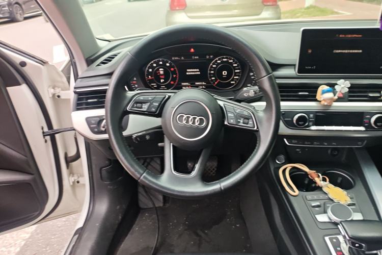 Used Audi A4L 2019 40 TFSI Fashion Edition China VI Emission Standard
