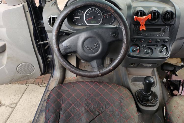 Used Wuling Hongguang 2013 1.5L Base Version

