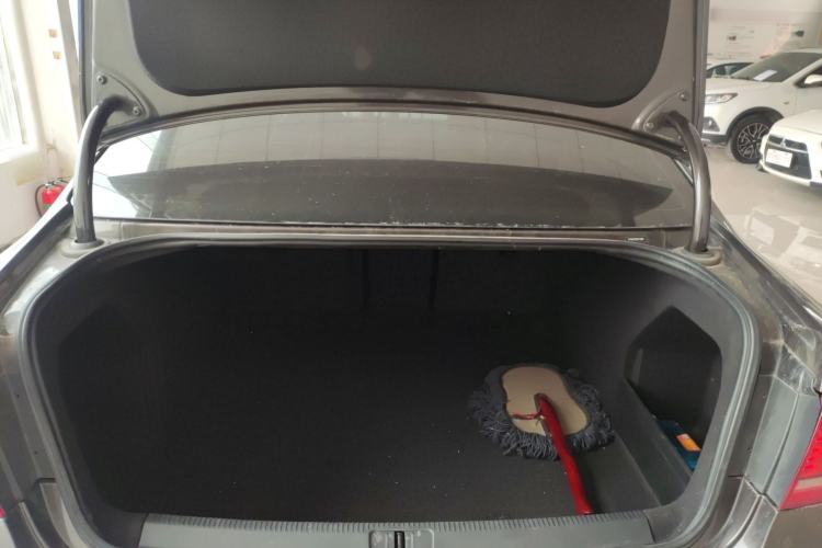 Used Volkswagen Magotan 2015 2.0 TSI Luxury Model
