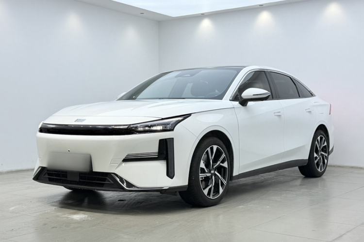 Used Geely Galaxy L6 2024 125km Creative Edition Front Left 45 Deg