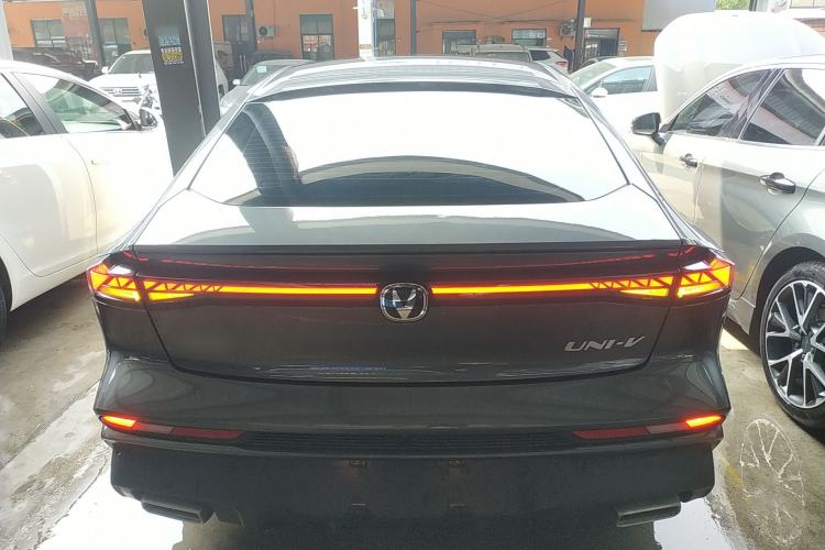 Used CHANGAN UNI-V 2024 1.5T Prestige Edition
