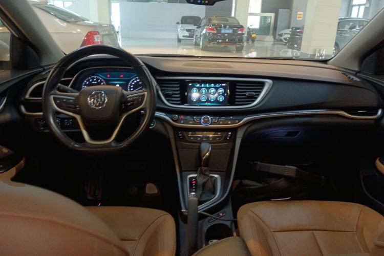 Used Buick GT 2019 18T Automatic Connected Flagship Version China V Standard Center Console