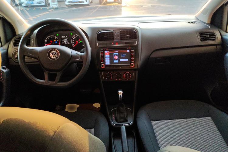 Used Volkswagen Polo 2016 1.4L Automatic Trendy Model Center Console