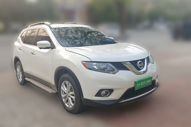 Used Nissan X-Trail 2015 2.0L CVT Comfort MAX Edition 2WD Front Right 45 Deg