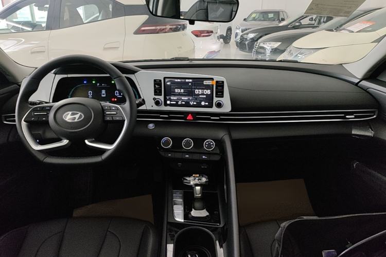 Used Hyundai Elantra 2023 1.5L CVT GLX Elite Edition
