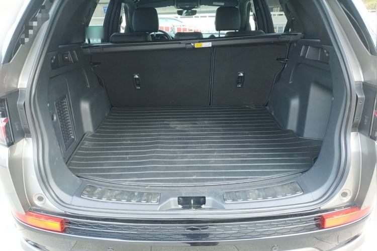 Used Land Rover Discovery Sport 2021 249 PS R-Dynamic S Performance Edition Trunk