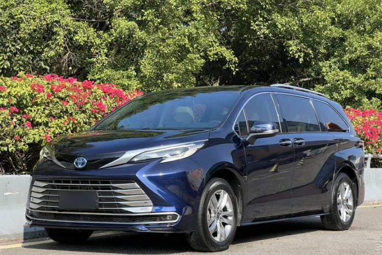 Used Toyota Sienna 2021 2.5L Hybrid Ultimate Edition