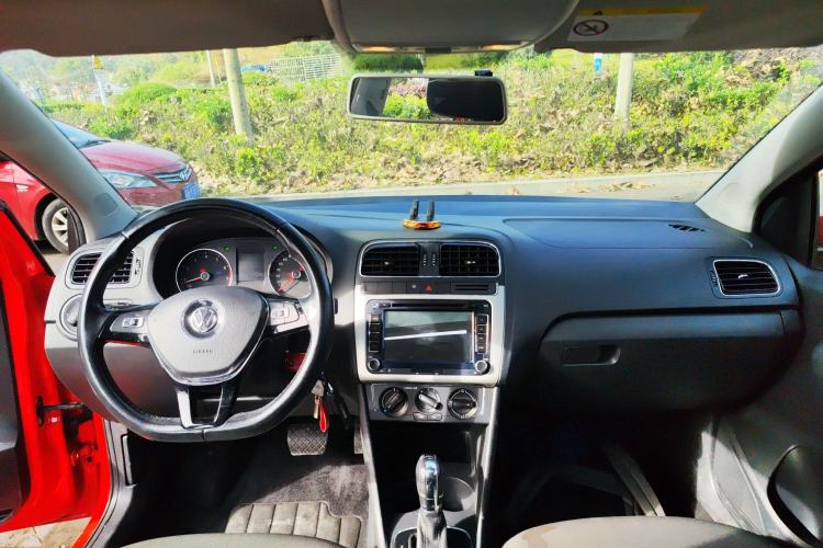 Used Volkswagen Polo 2016 1.6L Automatic Comfort Model
