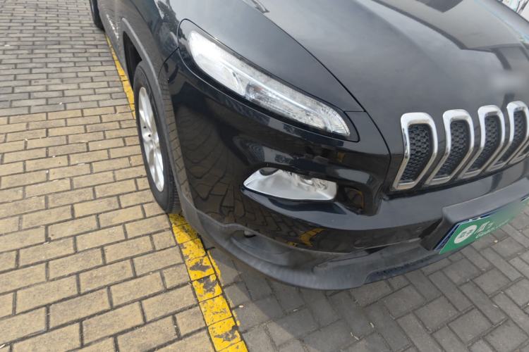 Used Jeep Cherokee 2016 2.0L Superior Edition