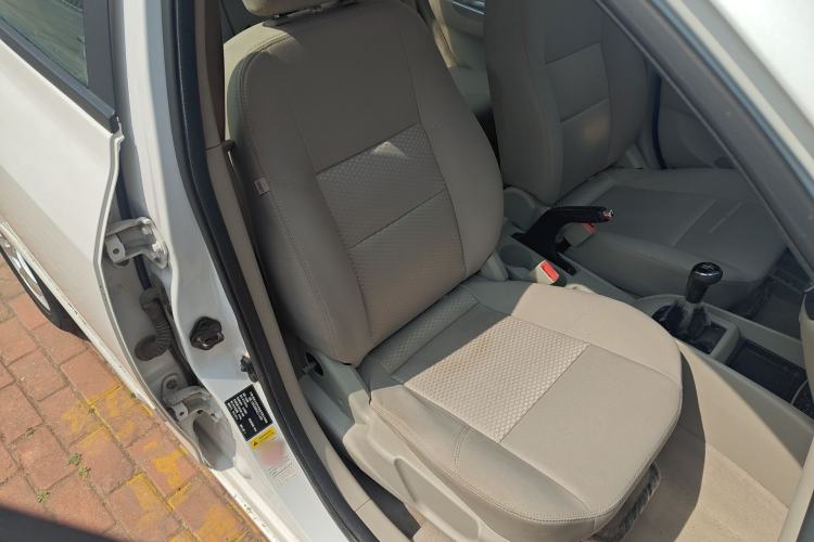 Used CHANGAN Alsvin V5 2012 1.5L Manual Sport Version China IV Standard
