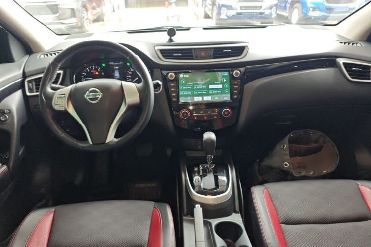 Used Nissan Qashqai 2016 2.0L CVT Luxury Edition Center Console