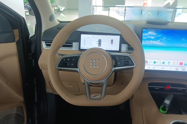 Used Landian E5 PLUS 2026 Model 165km Long-Range First-Adoption Version Ultra 5-seater