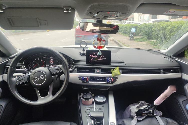 Used Audi A5 2019 Sportback 40 TFSI Fashion Model Center Console