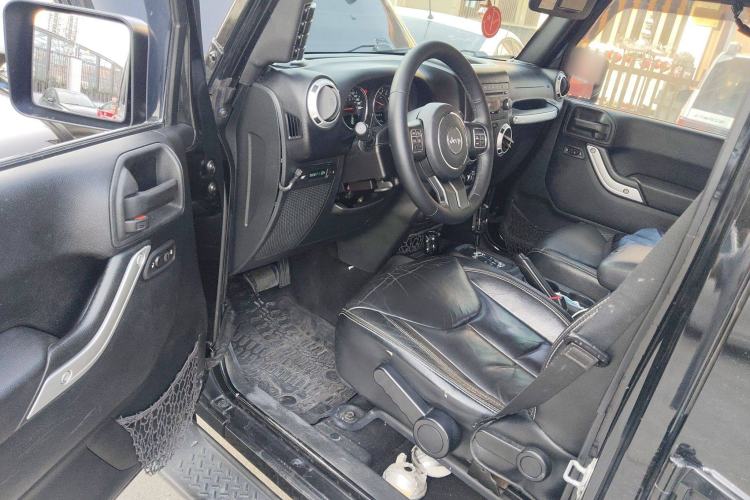 Used Jeep Wrangler 2015 3.0L Sahara Four-Door Comfort Edition