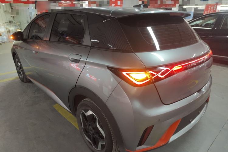 Used BYD Dolphin 2021 405 km Fashion Edition
