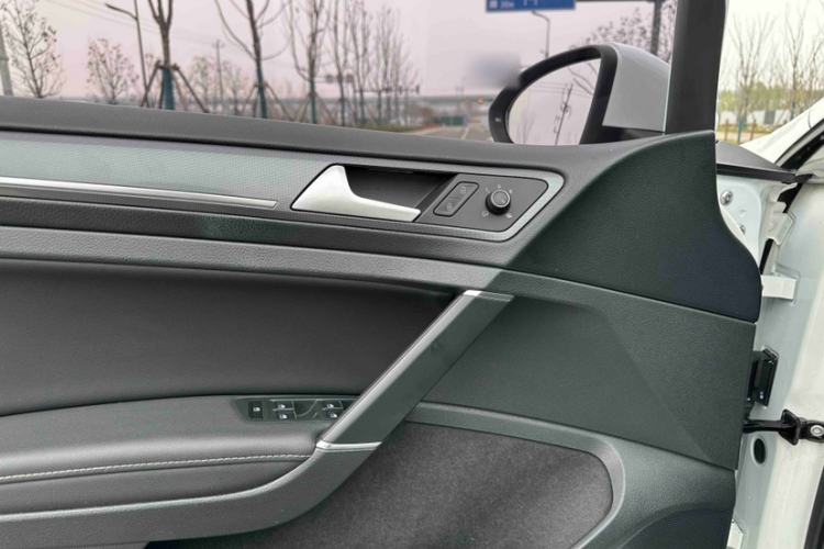 Used Volkswagen Golf 2017 280TSI Automatic R-Line Million-Vehicle Commemorative Edition
