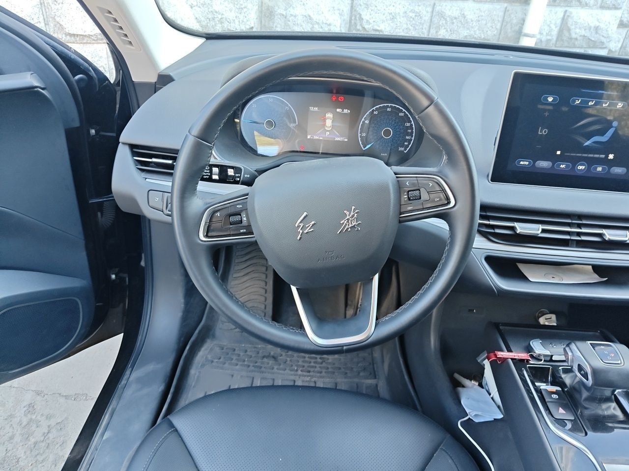 Hongqi E-QM5 2024 610 km PLUS — снимка 9