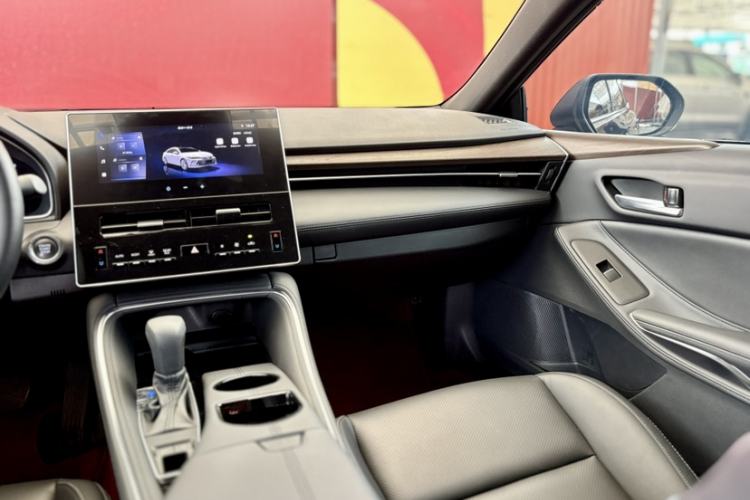 Used Toyota Avalon 2024 2.0L Ambition Edition Interior 4