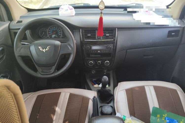 Used Wuling Rongguang V 2015 1.2L Standard Version
