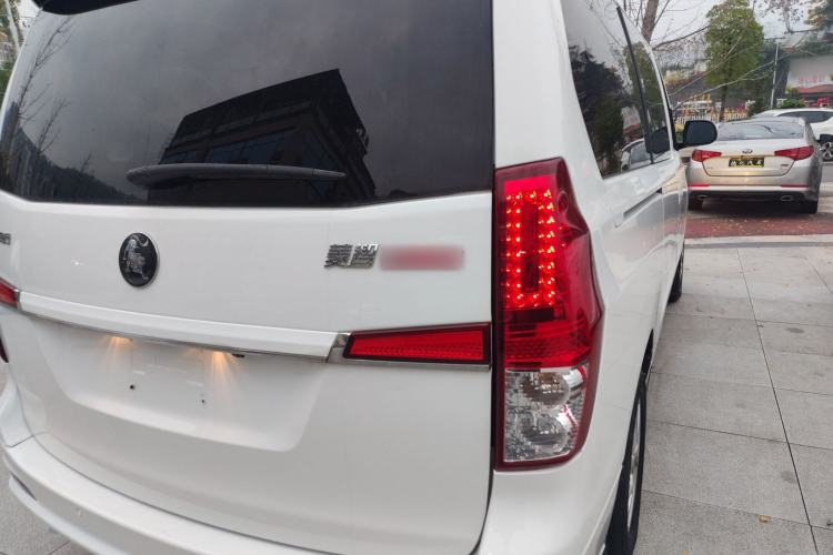 Used FORTHING Lingzhi PLUS 2021 Travel Edition 2.0L Manual Luxury 7-Seater
