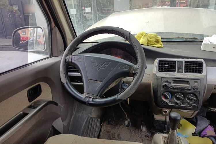 Used Wuling Rongguang 2011 1.2L Base Version