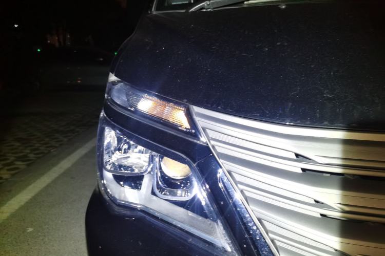 Used FORTHING Lingzhi 2024 M5L 1.5T Manual Comfort 7-Seater Right Front Headlight