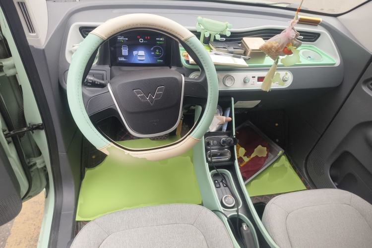 Used Wuling Hongguang MINIEV 2022 Macaron Premium Model – Lithium Iron Phosphate Center Console