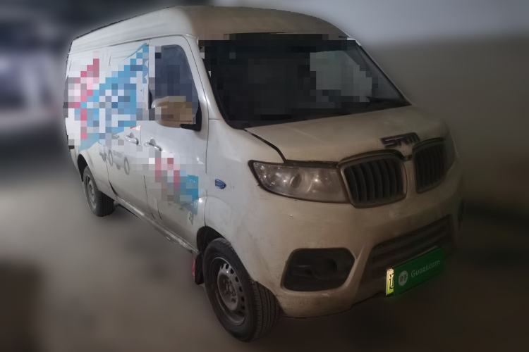 Used Sunlong DST 5 2021 All-Electric Van with 41.86 kWh Front Right 45 Deg