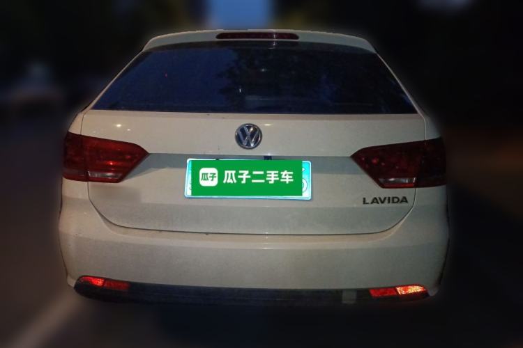 Used Volkswagen Gran Lavida 2013 1.6L Automatic Fashion Model
