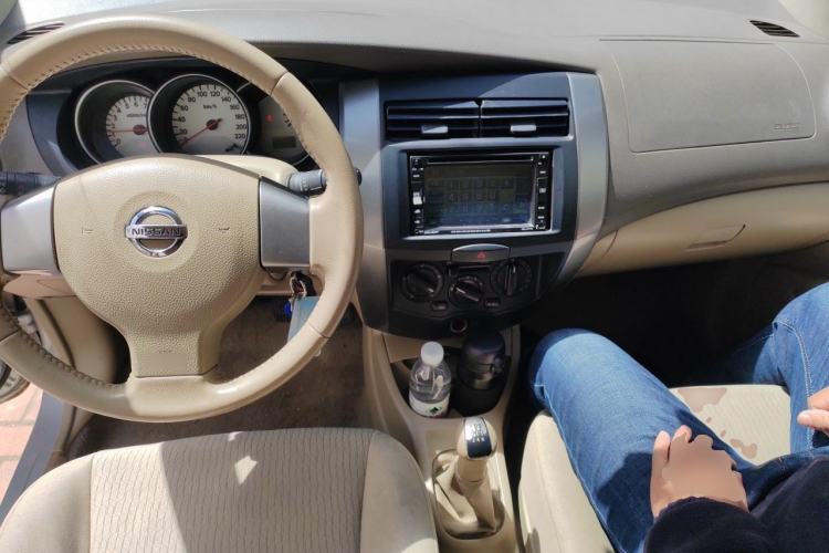 Used Nissan Livina 2009 1.6L Manual All-Around Model