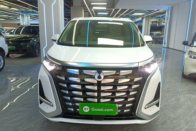 Used Denza D9 2022 DM-i 1040 Prestige Model