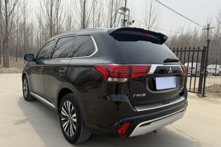 Used Mitsubishi Outlander 2021 2.4L 4x4 Zhi Xiang Edition 7 Seats