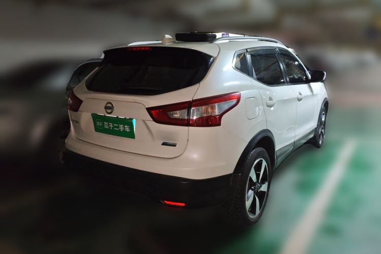 Used Nissan Qashqai 2016 2.0L CVT Luxury Edition Rear Right 45 Deg