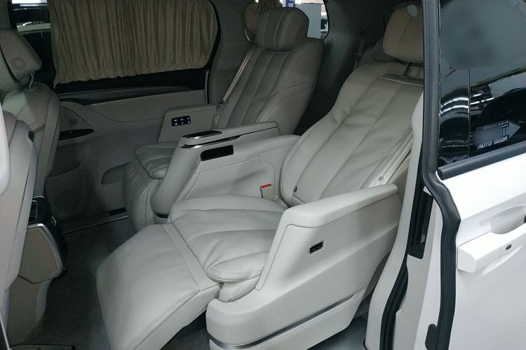 Used Buick GL8 2023 ES Lu Zun Deluxe and Yue Edition
