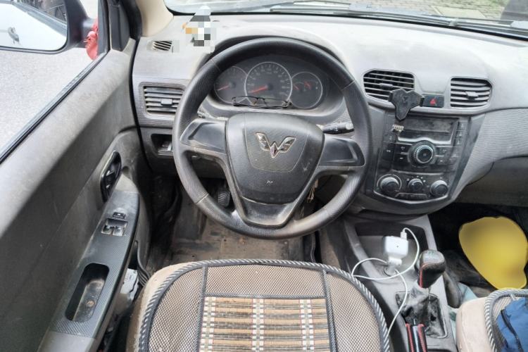 Used Wuling Hongguang 2018 1.5L Classic S Base Model Steering Wheel