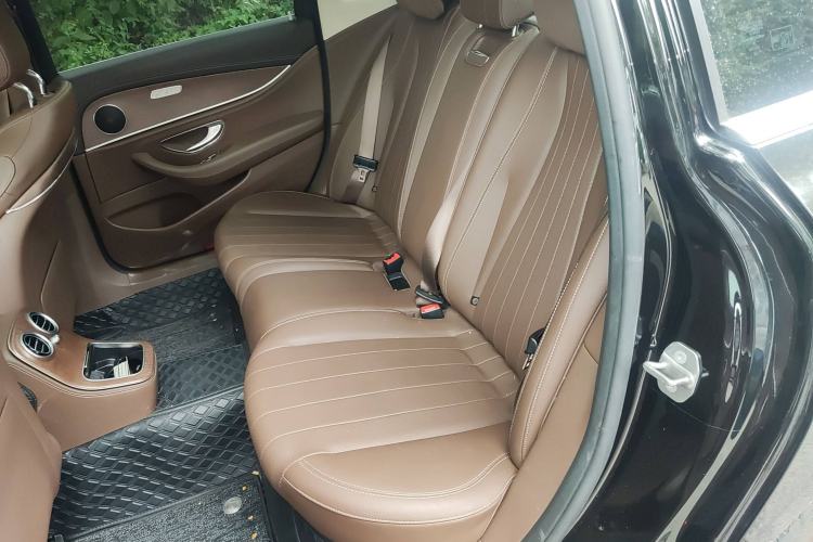 Used Mercedes-Benz E-Class New Energy 2022 Second Facelift E 350 e L Plug-in Hybrid Sedan Left Rear Seat