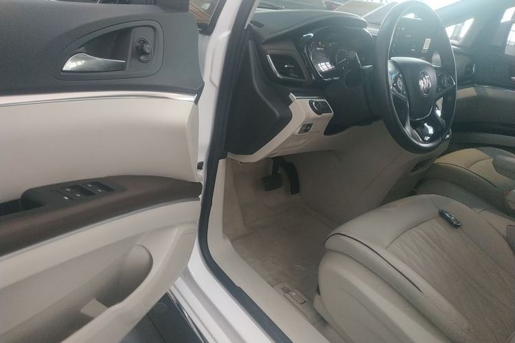 Used Buick GL8 2023 Land Executive Class 652T Luxury Model