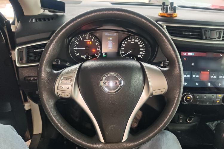 Used Nissan Qashqai 2017 2.0L CVT Elite Edition China V Standard Steering Wheel