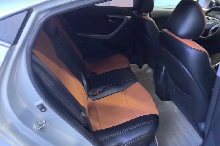 Used Hyundai Elantra (5th Generation / Langdong) 2012 1.6L Manual Leading Model