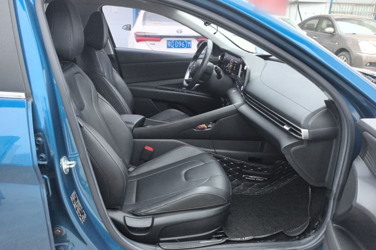 Used Hyundai Elantra 2021 1.5L CVT LUX Prestige Edition
