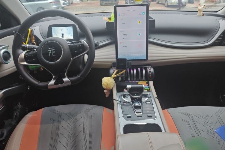 Used BYD Yuan PLUS 2023 Champion Edition 510KM Leading Model Center Console