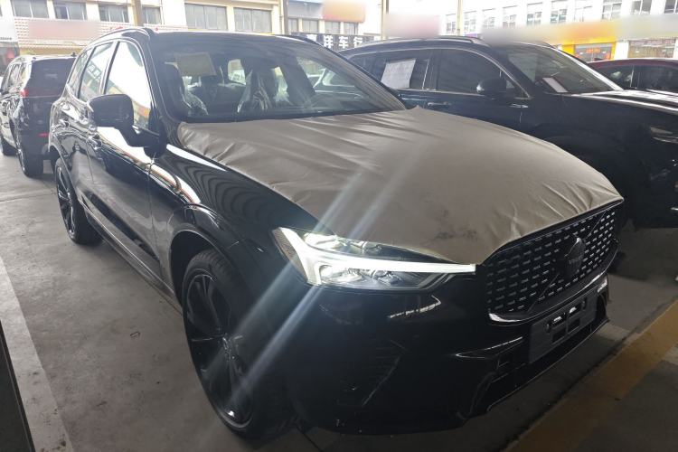 Used Volvo XC60 2025 B5 Four-Wheel Drive Smart & Advanced Midnight Black Edition Exterior 1