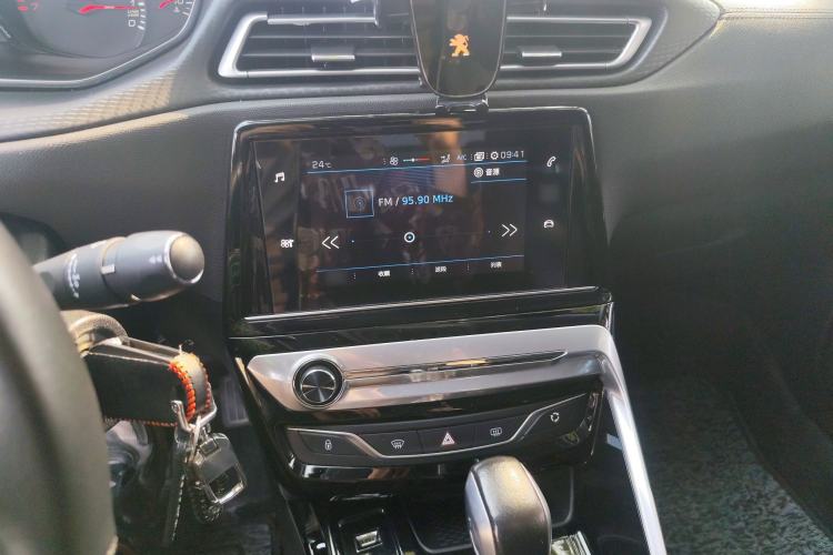 Used Peugeot 308 2018 1.6L Automatic Luxury Edition Audio And AC Panel